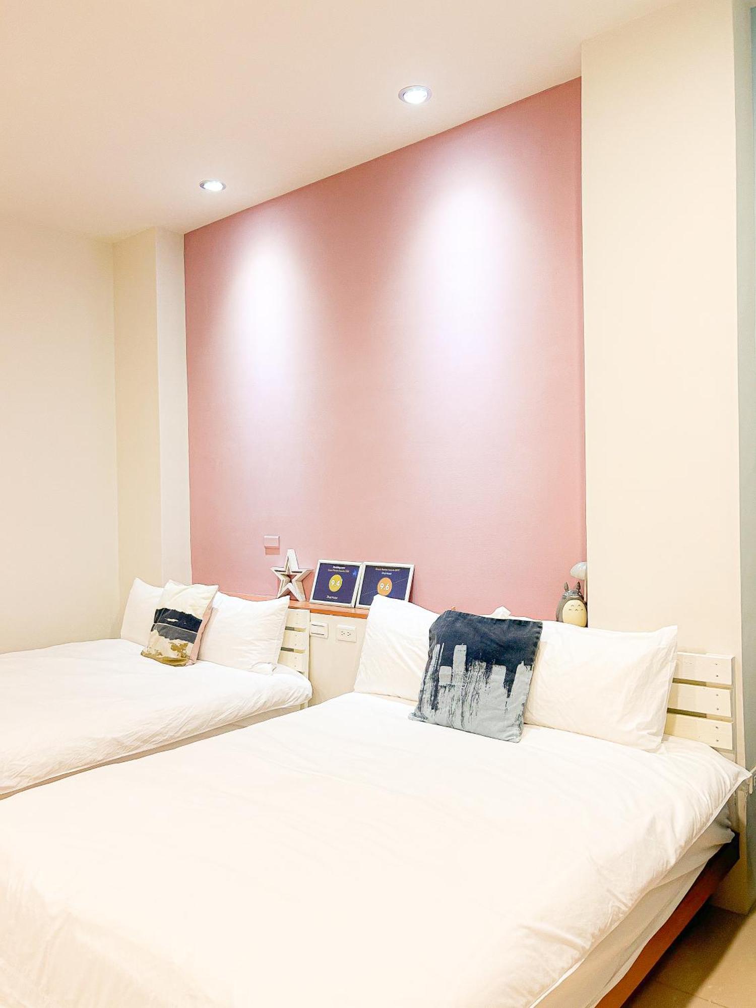 Zhuji Hostel Donggang Extérieur photo