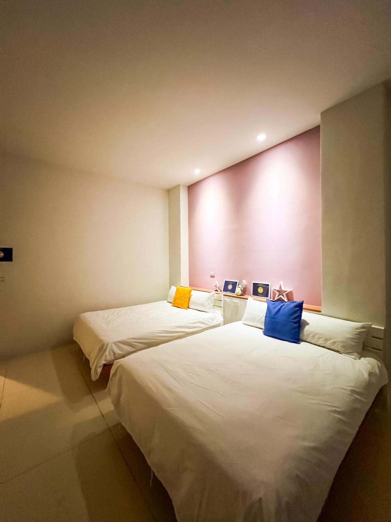 Zhuji Hostel Donggang Extérieur photo