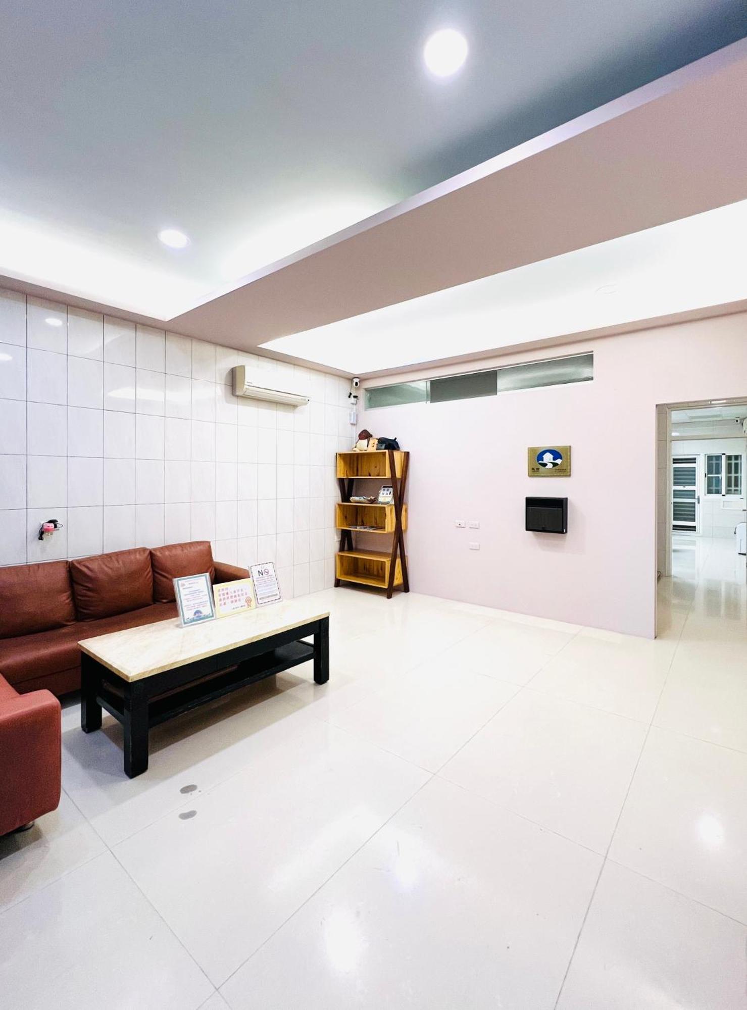 Zhuji Hostel Donggang Extérieur photo